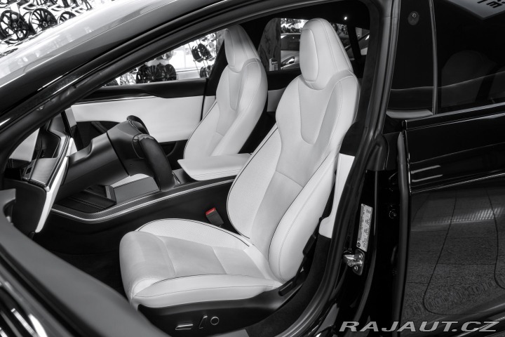 Tesla Model S PLAID 1020PS 2022