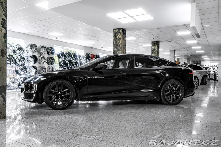 Tesla Model S PLAID 1020PS 2022
