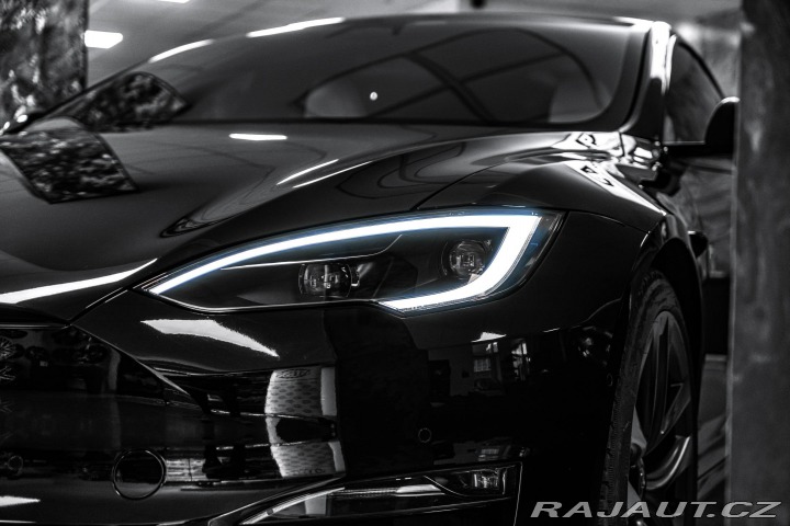 Tesla Model S PLAID 1020PS 2022