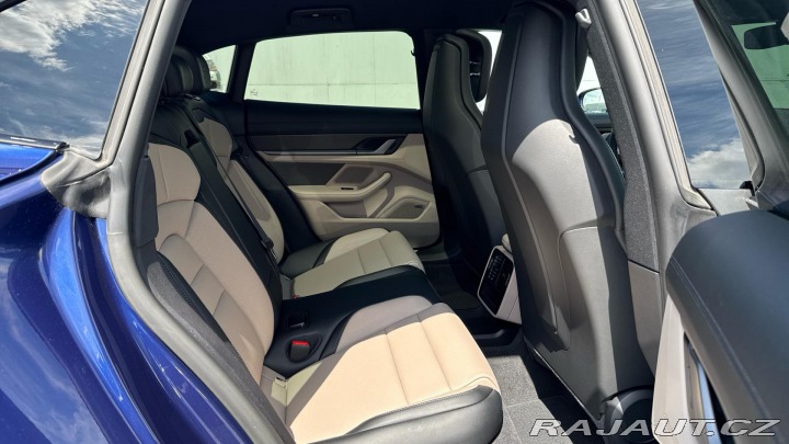 Porsche Taycan 4 Cross Turismo 2025