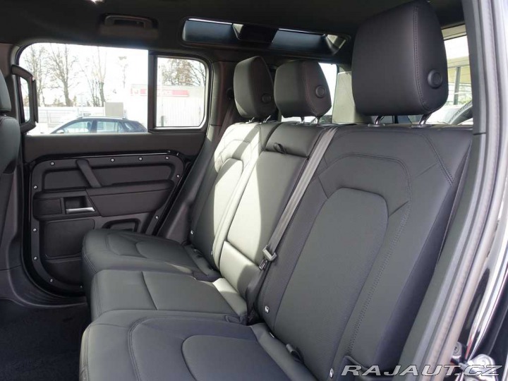 Land Rover Defender 110 3,0 X-Dynamic SE D250 2025