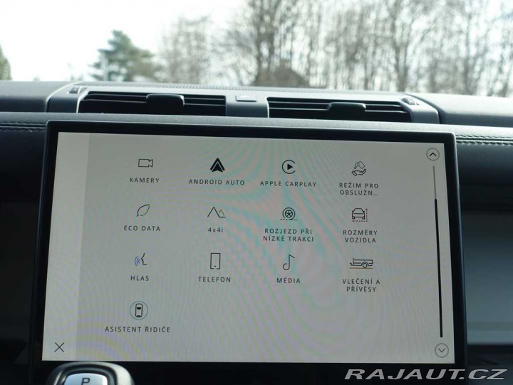 Land Rover Defender 110 3,0 X-Dynamic SE D250 2025