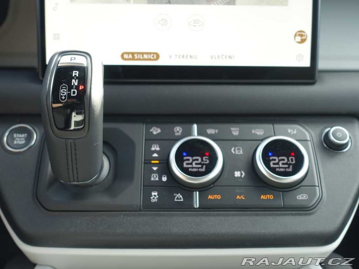 Land Rover Defender 110 3,0 X-Dynamic SE D250 2025
