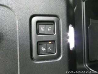 Land Rover Defender 110 3,0 X-Dynamic SE D250 2025