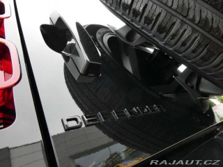 Land Rover Defender 110 3,0 X-Dynamic SE D250 2025