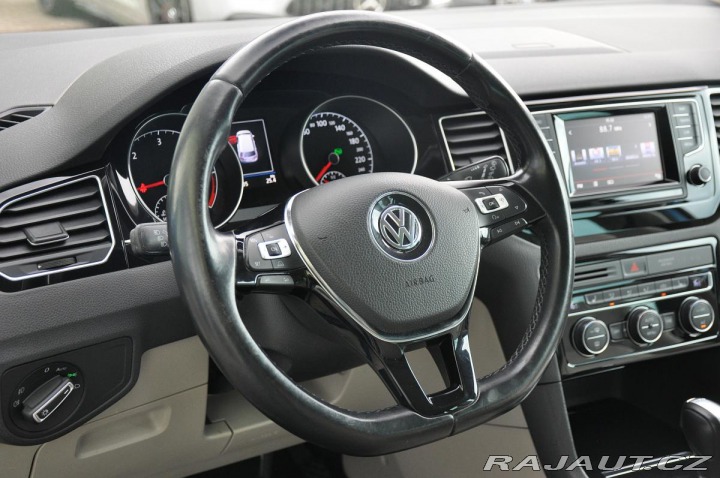 Volkswagen Golf Sportsvan 1,6TDI DSG PANORAMA NAVI 2014