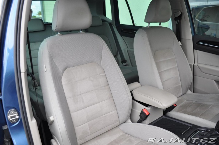 Volkswagen Golf Sportsvan 1,6TDI DSG PANORAMA NAVI 2014