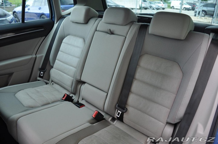 Volkswagen Golf Sportsvan 1,6TDI DSG PANORAMA NAVI 2014