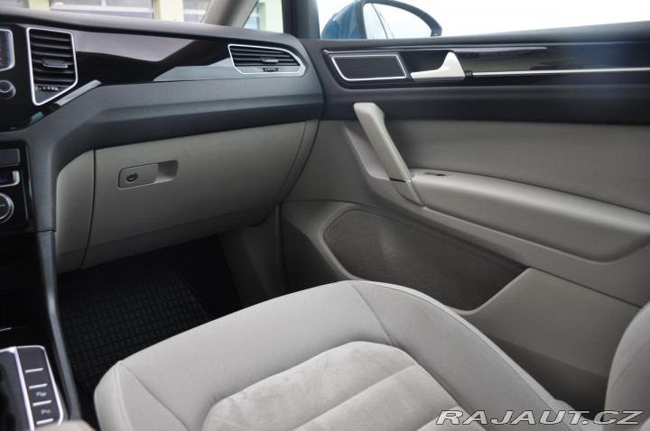 Volkswagen Golf Sportsvan 1,6TDI DSG PANORAMA NAVI 2014