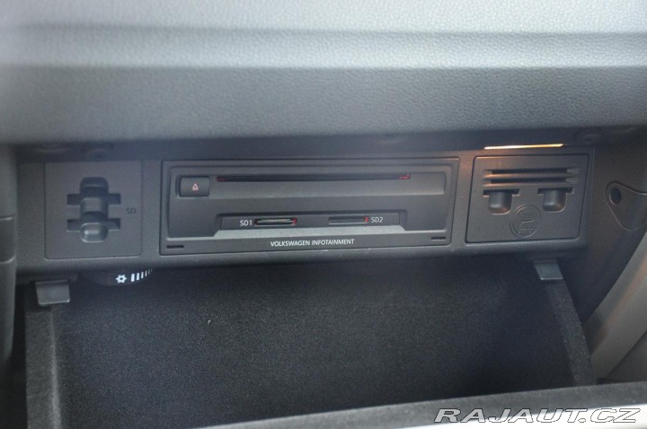 Volkswagen Golf Sportsvan 1,6TDI DSG PANORAMA NAVI 2014
