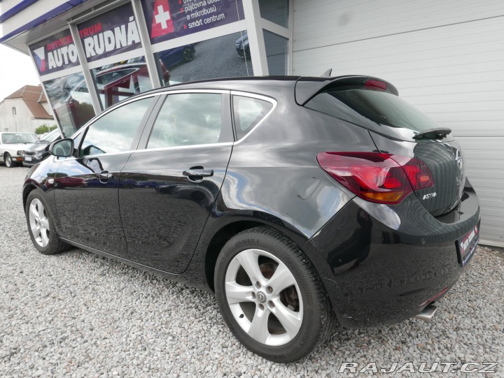 Opel Astra 1,6 Turbo 132kW Navi Auto 2010
