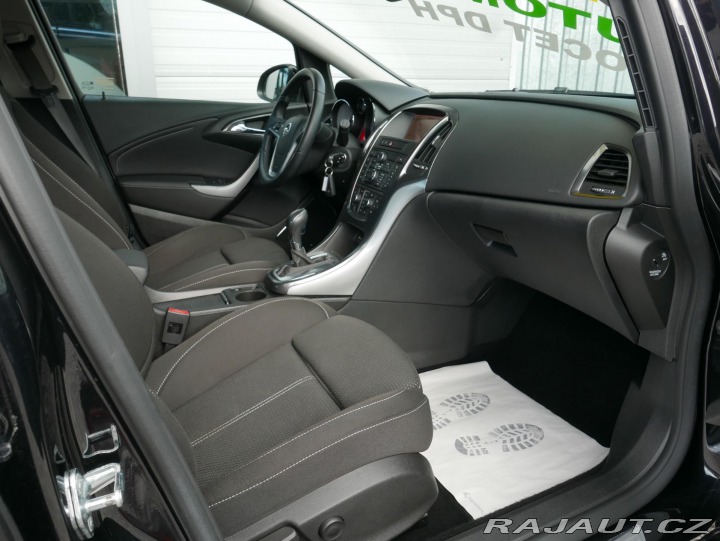 Opel Astra 1,6 Turbo 132kW Navi Auto 2010