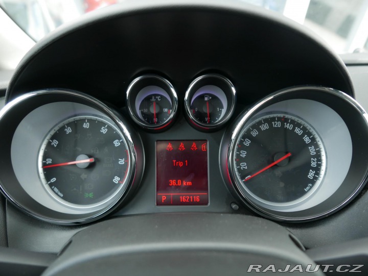 Opel Astra 1,6 Turbo 132kW Navi Auto 2010