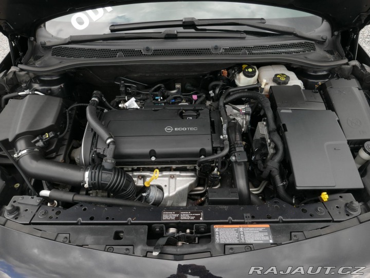 Opel Astra 1,6 Turbo 132kW Navi Auto 2010