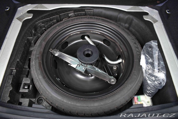 Škoda Karoq 1.6TDi*DSG*KAMERA*LED*NAV 2020