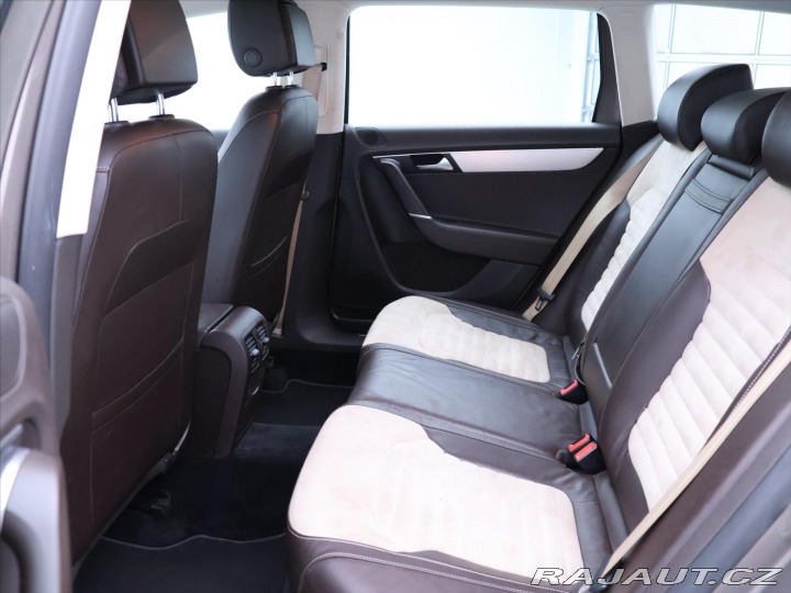 Volkswagen Passat 2,0 TDI Highline Serv.kn. 2011