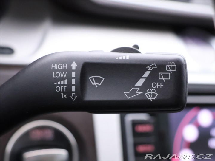 Volkswagen Passat 2,0 TDI Highline Navi Ser 2011