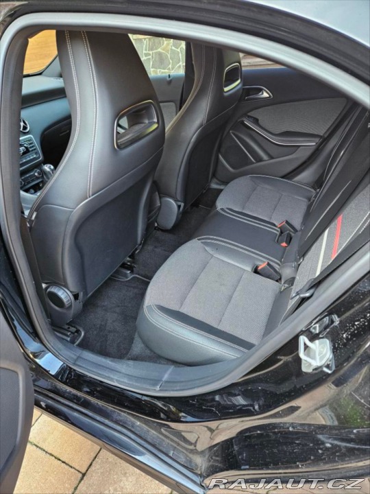 Mercedes-Benz A 180 typ 245 G 2013