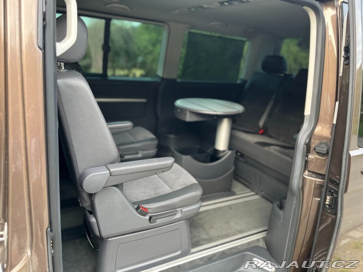 Volkswagen Multivan 2,0   T5.1, DSG Highline 2011