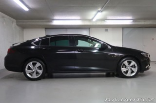 Opel Insignia  1800