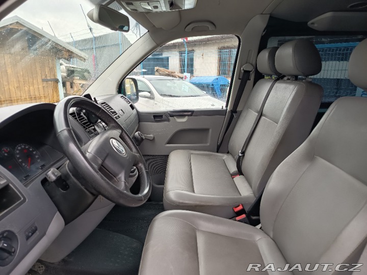 Volkswagen Transporter 2,5D MINIBUS 9-míst 96KW 2005