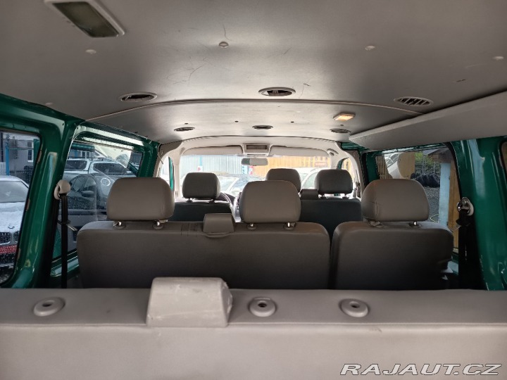 Volkswagen Transporter 2,5D MINIBUS 9-míst 96KW 2005