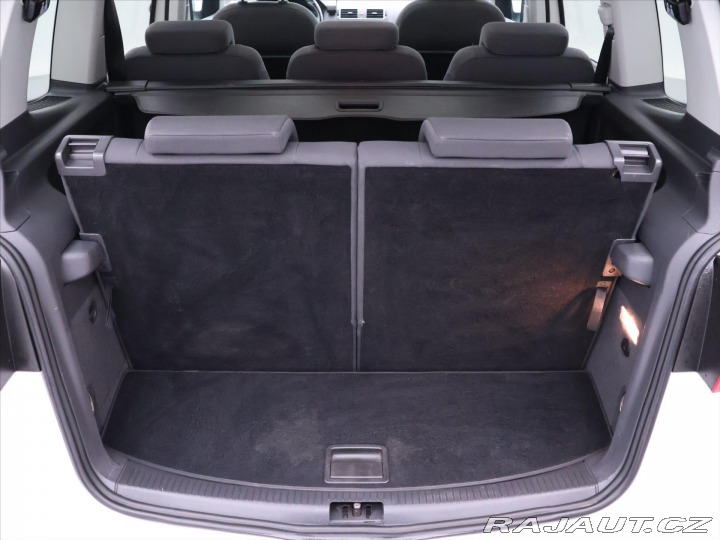 Volkswagen Touran 2,0 TDI 103kW 7-Míst Pano 2013