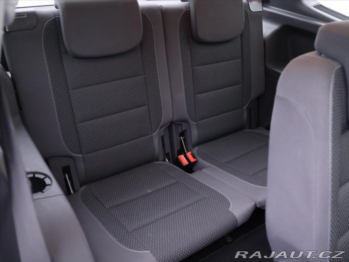 Volkswagen Touran 2,0 TDI 103kW 7-Míst Pano 2013