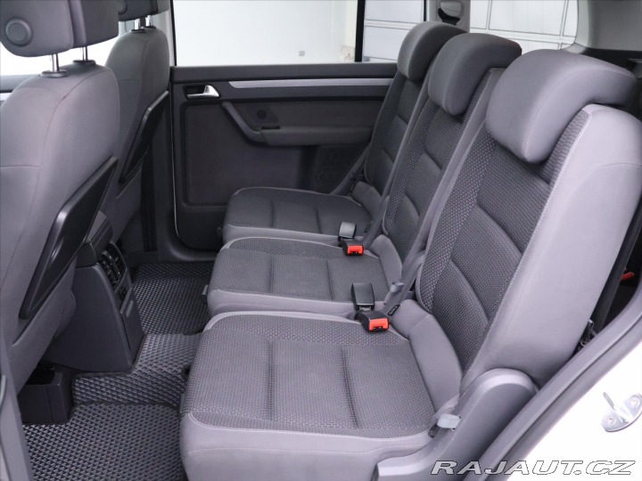 Volkswagen Touran 2,0 TDI 103kW 7-Míst Pano 2013