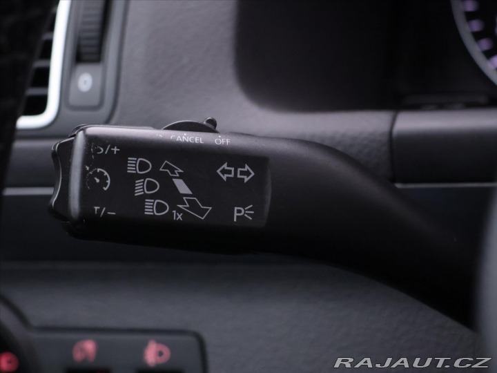 Volkswagen Touran 2,0 TDI 103kW 7-Míst Pano 2013