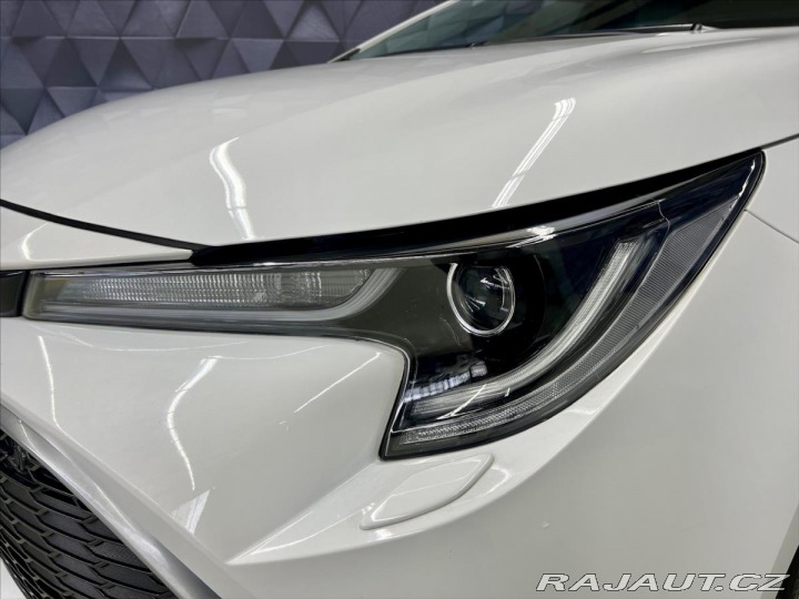 Toyota Corolla 2,0 Hybrid e-CVT EXECUTI 2021