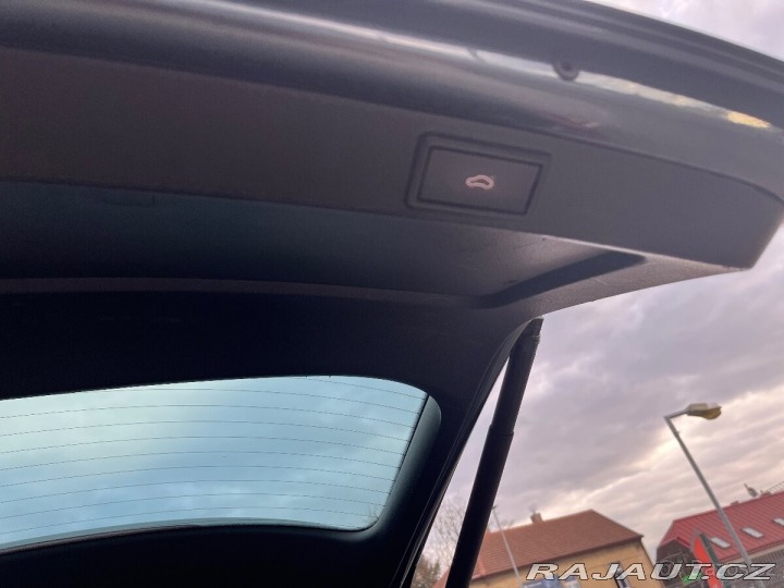 Škoda Octavia 2,0 DSG, LED světla,rv 2018