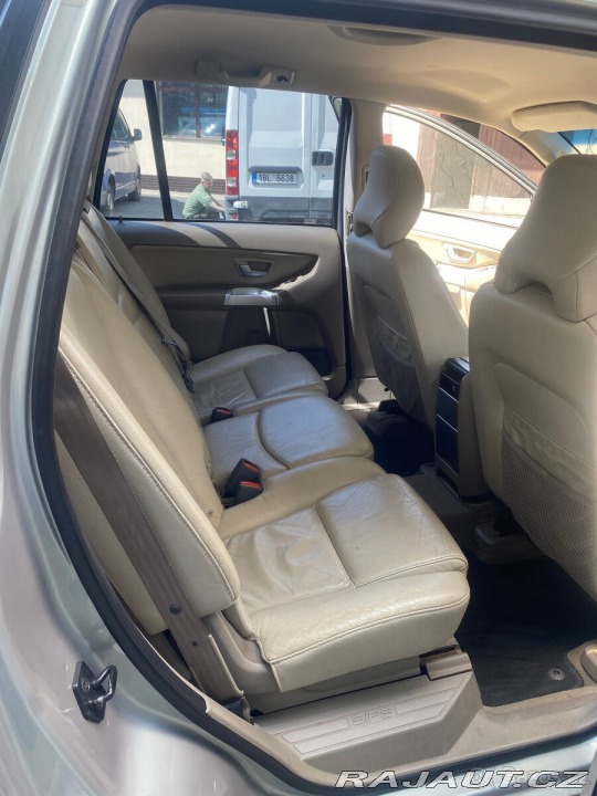 Volvo XC90 2,4 D5 AWD 120 kW 4x4 + 2004