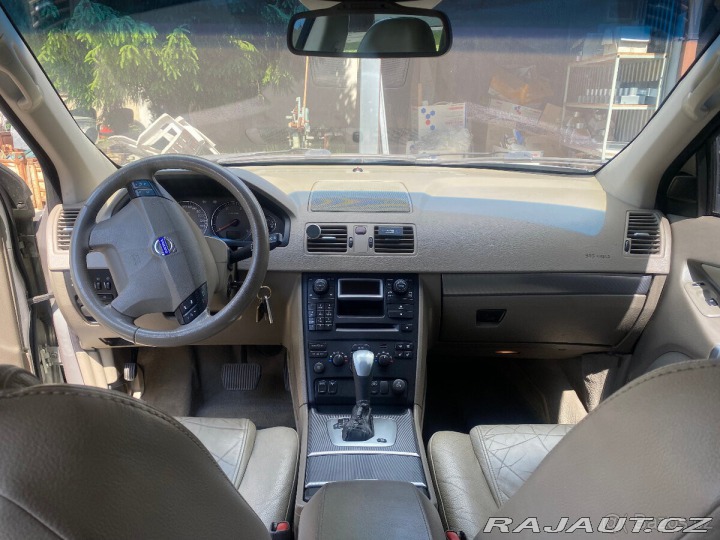 Volvo XC90 2,4 D5 AWD 120 kW 4x4 + 2004
