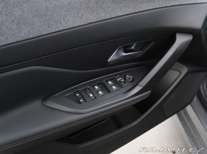 Peugeot 308 1.5BlueHDi,CZ,1Maj,ALLURE 2024