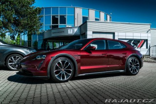 Porsche Taycan 4S Cross Turismo, cherry 2021