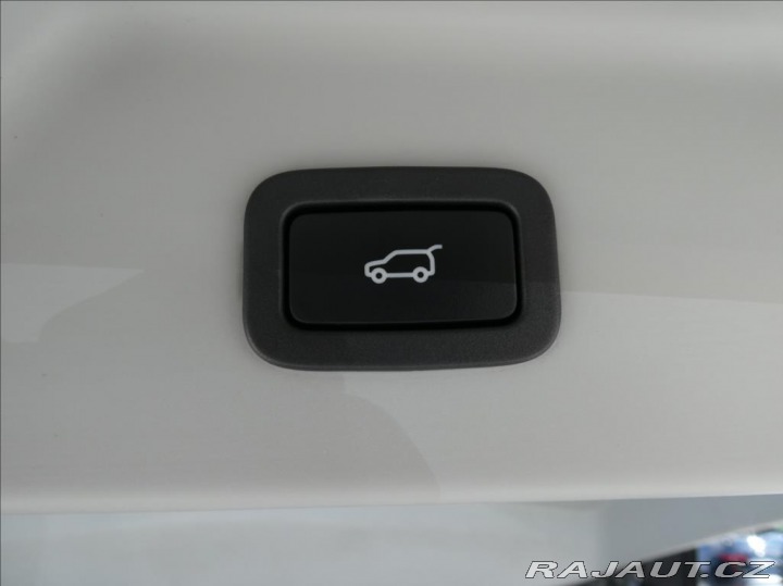 Land Rover Range Rover 5,0 V8 S/C REZERVACE 2014