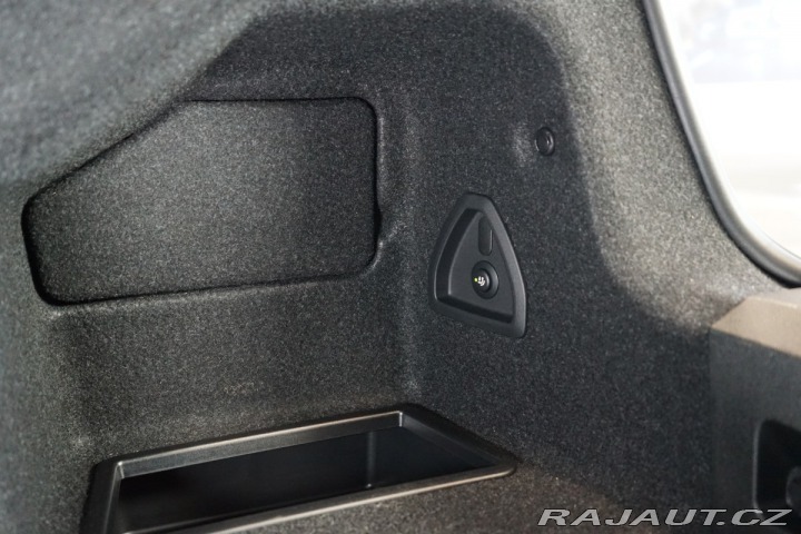 BMW 3 HUD*360*TAŽ.*H/K*PANO*ZÁR 2024