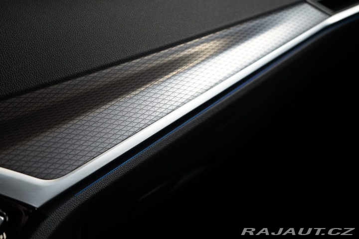 BMW 3 HUD*360*TAŽ.*H/K*PANO*ZÁR 2024