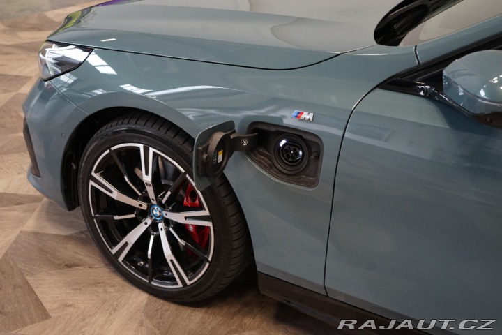 BMW 5 B&W*PANO*TAŽNÉ* 2024