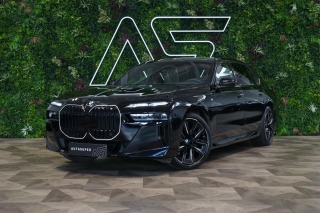 BMW 7 B&W*ZÁRUKA*PANORAMA*