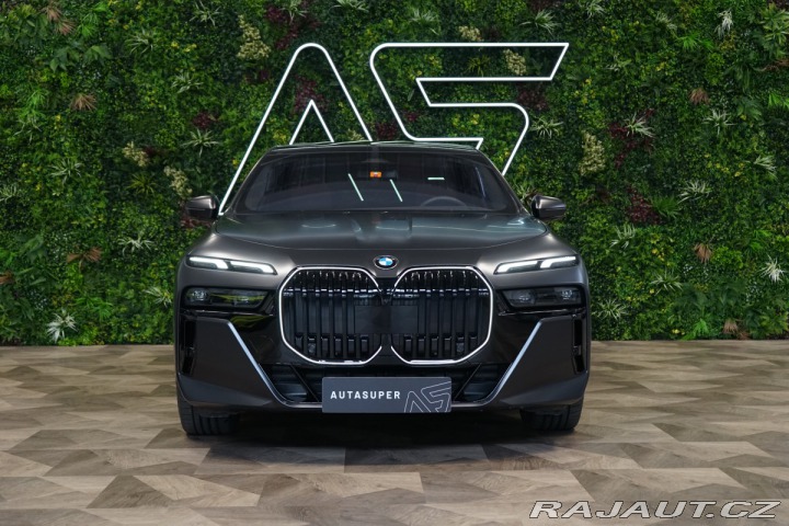 BMW 7 B&W*PANO*ZÁRUKA* 2024