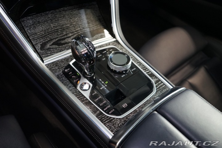 BMW 8 GC*PANO*CRAFTED*ZÁRUKA 2022