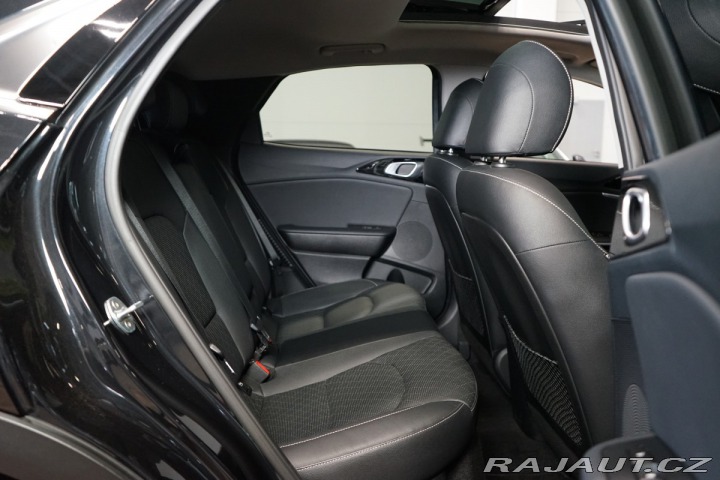 Kia XCeed 1.6 GDi*HYBRID*6AT*PANO*Z 2021