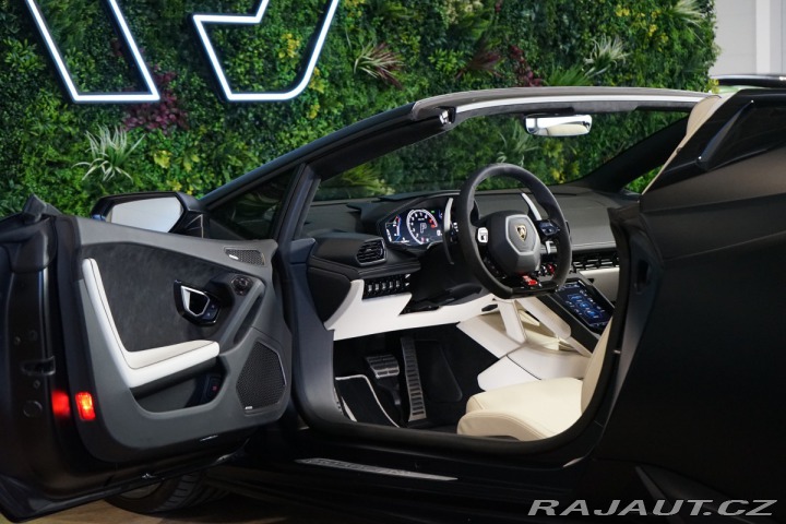 Lamborghini Huracán EVO SPYDER AWD*LIFT*ZÁRUK 2023