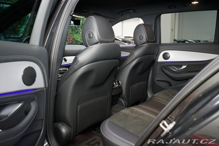 Mercedes-Benz E 220d*4M*AMG*LED*DISTRONIC 2020