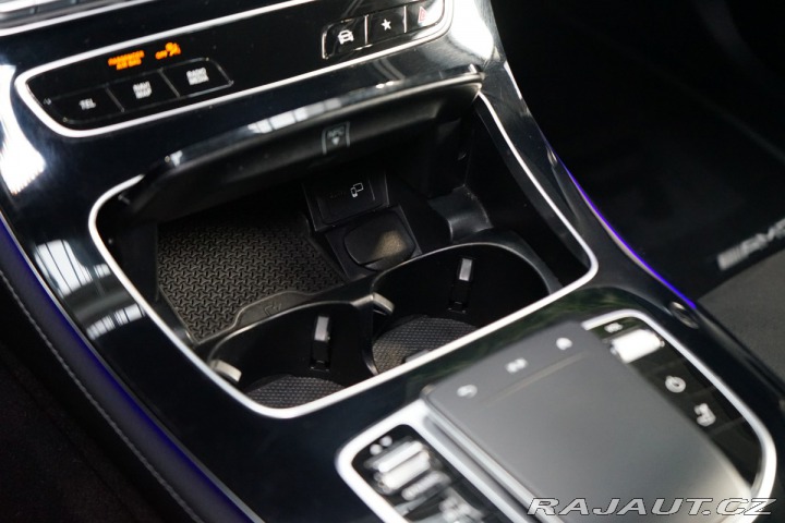 Mercedes-Benz E 220d*4M*AMG*LED*DISTRONIC 2020