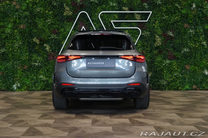 Mercedes-Benz GLC 300*AMG*4M*PANO*TAŽNÉ*NEZ 2023
