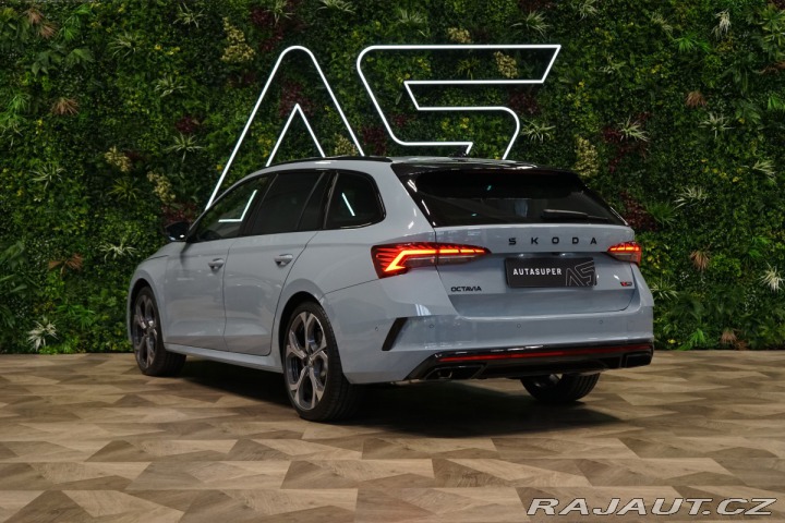 Škoda Octavia 195kW*FACELIFT*PANO*DCC 2024