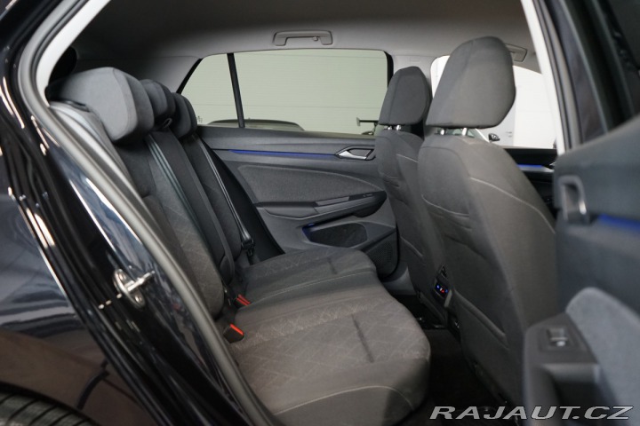 Volkswagen Golf 1.5 TSI*ACC*TAŽNÉ*CARPLAY 2024